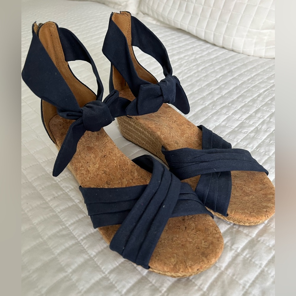 UGG Australian Navy Zip Back Traci Espadrilles with Ankle Bow Size 8.5